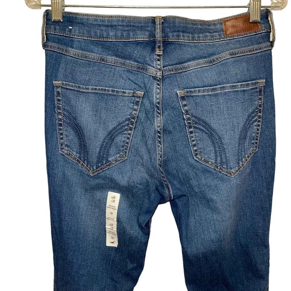 NWT Hollister Women Jeans Size 28 !